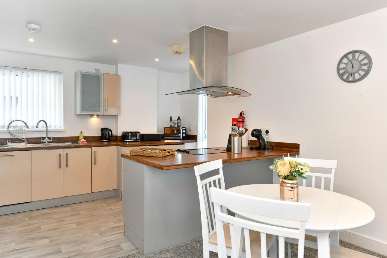 Just Stay Wales - Meridian Wharf, Marina View - 2 Bed Apartment Swansea Exterior photo